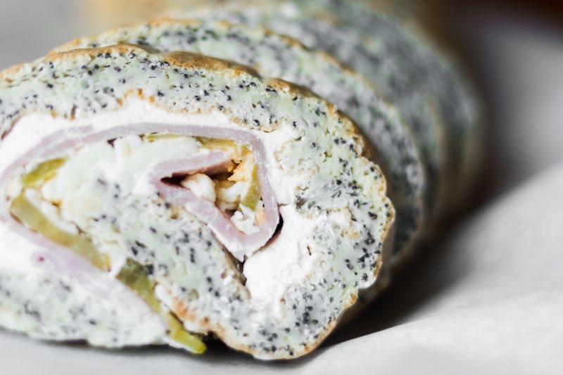 neobicno-slavsko-predjelo-slani-rolat-sa-makom-recept | Yumama