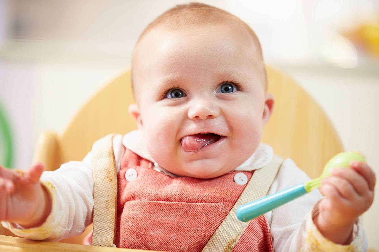 Šta bebe od 6 meseci vole da rade sa roditeljima | Yumama