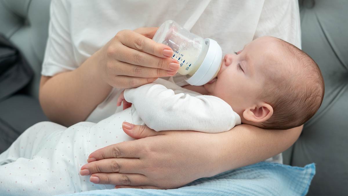 Kako da izaberete flašicu za bebu? Postoje razne veličine, oblici, cucle, evo kako da znate šta je najbolje