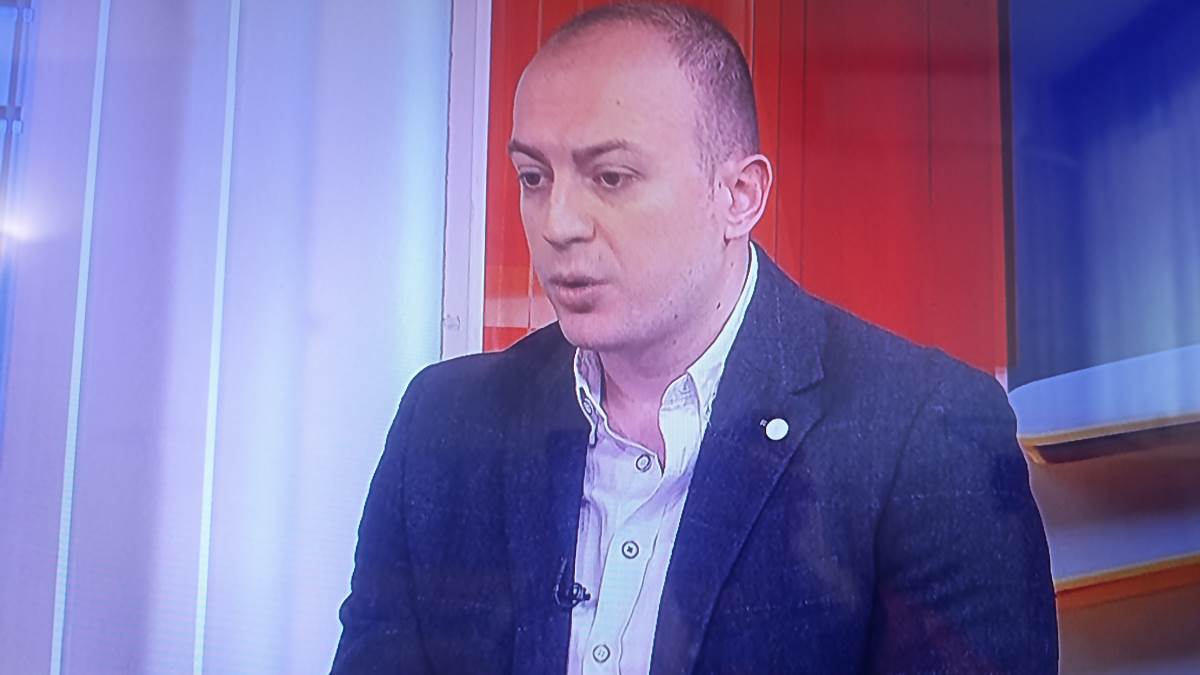 Simptomi upale i pucanja slepog creva kod dece | Yumama