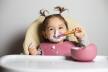 Kako naučiti bebu da jede kašikom