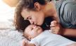 Zašto je važno maziti i grliti bebu od prvih dana