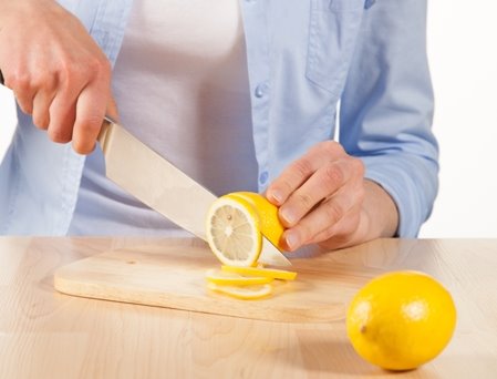 zasto-trudnice-imaju-metalni-ukus-u-ustima