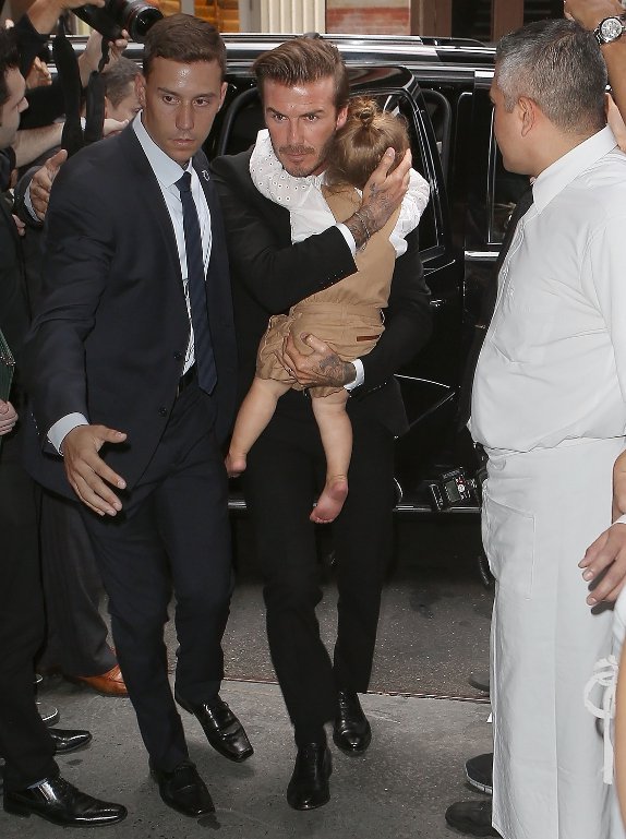 harper-bekam-pocasni-gost-na-maminoj-reviji