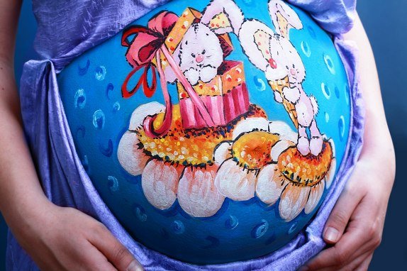 trudnicki-stomak-kao-umetnicko-platno