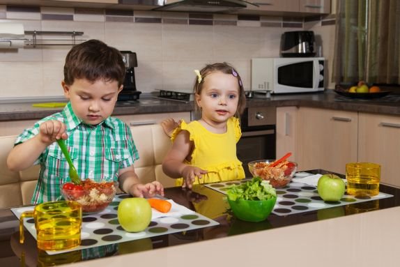 10-roditeljskih-gresaka-u-ishrani-dece