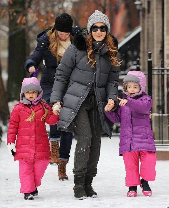 sara-dzesika-parker-sa-sneznim-princezama