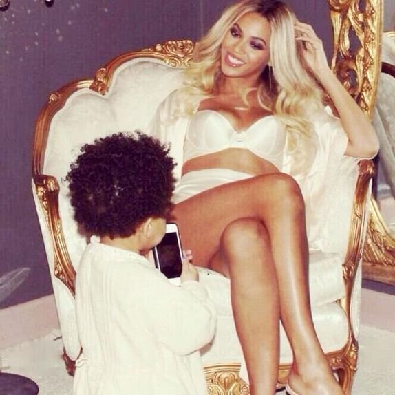 nove-fotografije-glamurozna-bijonse-u-drustvu-svoje-cerke