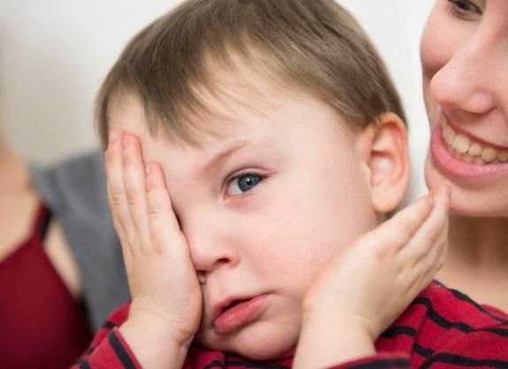 10-znakova-da-dete-govori-neistinu