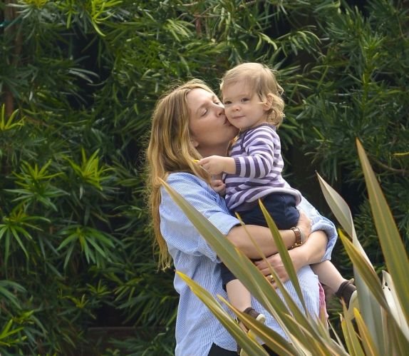 trudna-dru-barimor-u-setnji-s-porodicom-foto