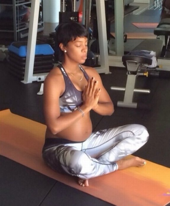 trudna-keli-roland-naporno-vezba-foto