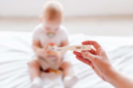 kada-beba-na-letovanju-dobije-temperaturu