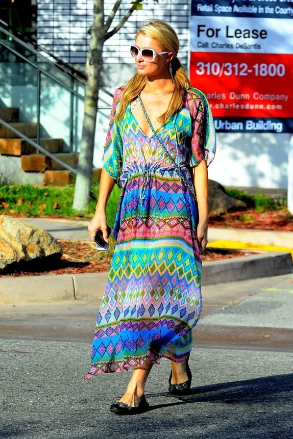 moda-za-mame-sareno-i-leprsavo-pravi-izbor-za-ovo-leto