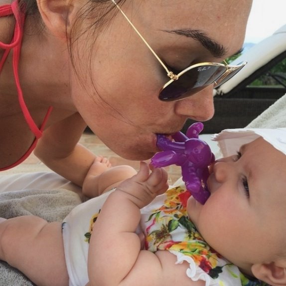 tamara-eklston-prvi-put-s-cerkicom-na-odmoru-foto