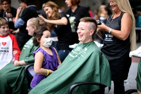 hrabrih-46-mama-dirljiv-znak-podrske-deci-koja-se-bore-s-rakom-f