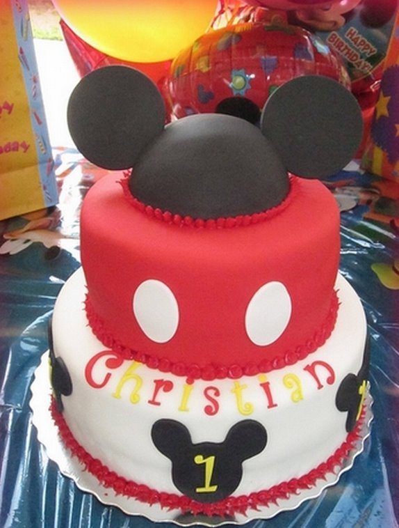 15-ideja-za-torte-inspirisane-mikijem-i-mini-maus