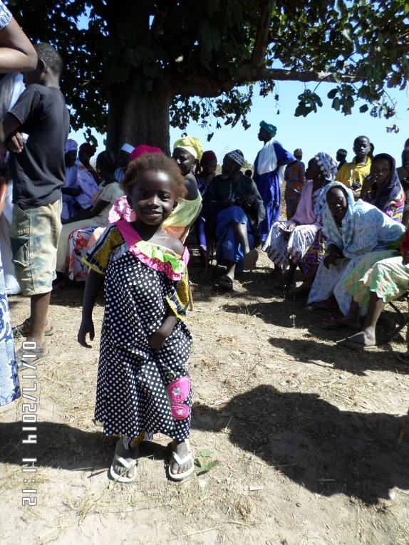 haljinice-za-afriku-prica-o-baki-koja-usrecuje-devojcice