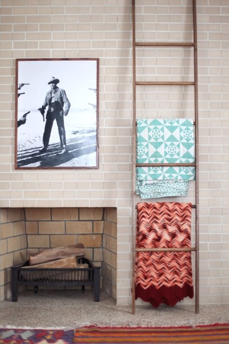 uredjenje-doma-merdevine-kao-neobican-detalj-u-dnevnoj-sobi-kuhi