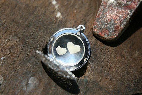 novo-u-svetu-nakit-od-majcinog-mleka