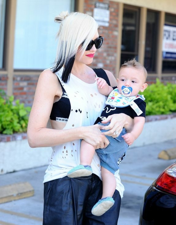 najmladji-sin-gven-stefani-nasmejao-mamine-fanove-svojom-novom-c