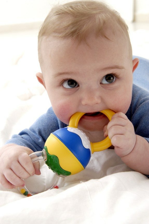 koliko-cesto-i-kako-treba-prati-igracke