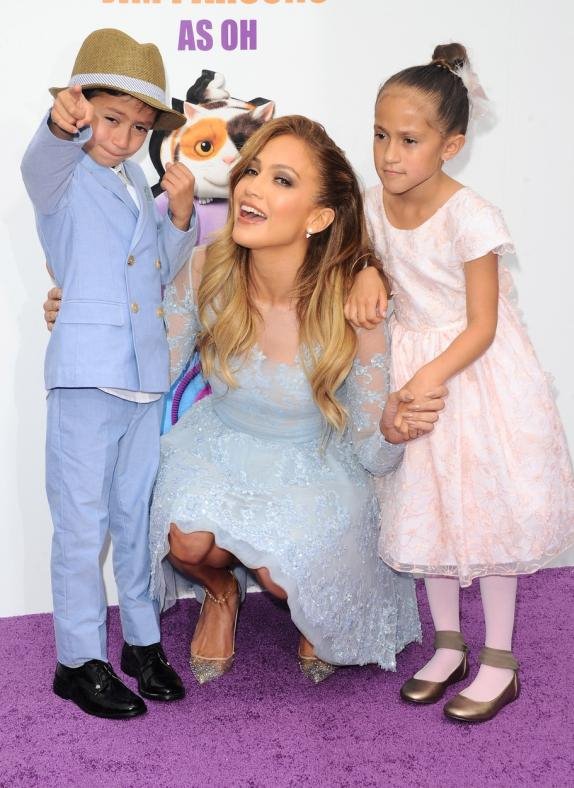 kraljica-princ-i-princeza-savrsen-modni-stil-mame-dzenifer-lopez