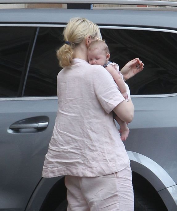 kejt-blanset-o-usvojenoj-cerkici-edit-je-posebna-foto