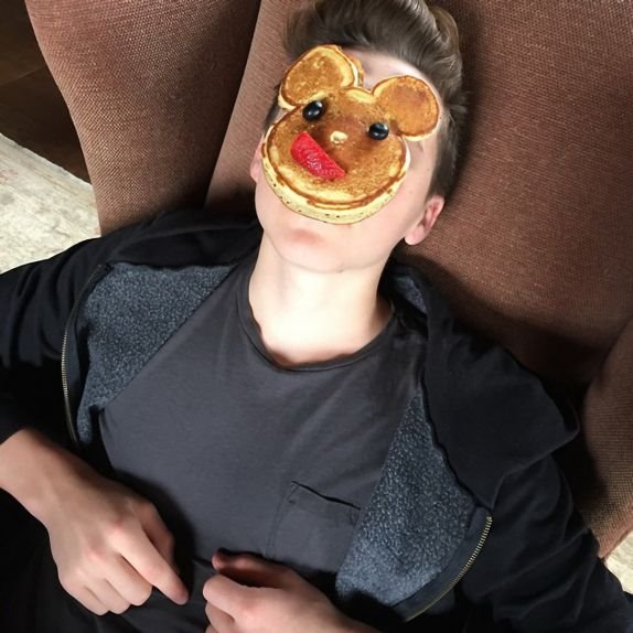 pogledajte-kako-su-poznate-mame-provele-uskrs