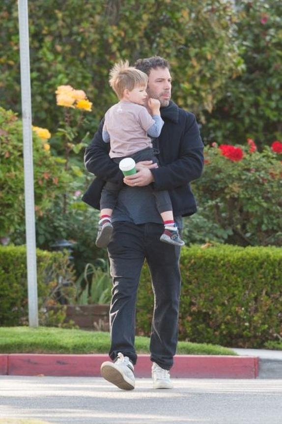 ben-aflek-super-tata-sa-sinom-foto