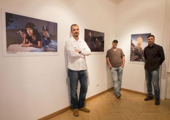 nekoliko-hiljada-ljudi-posetilo-izlozbu-magazina-story