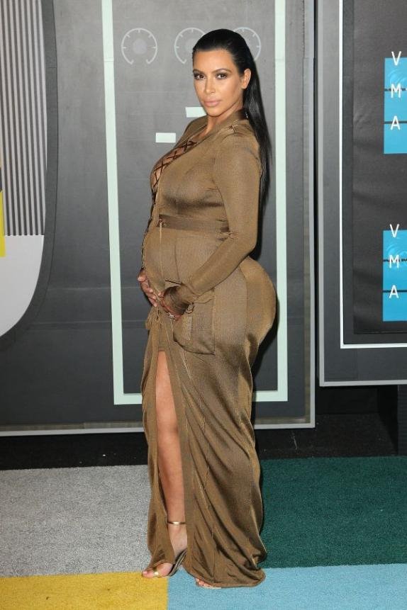 dodela-mtv-nagrada-trudnicka-haljina-kim-kardasijan-o-kojoj-se-p