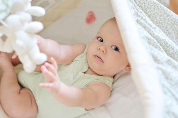 od-kreveca-preko-kucice-od-carsafa-do-sobice-obezbedite-detetu-n