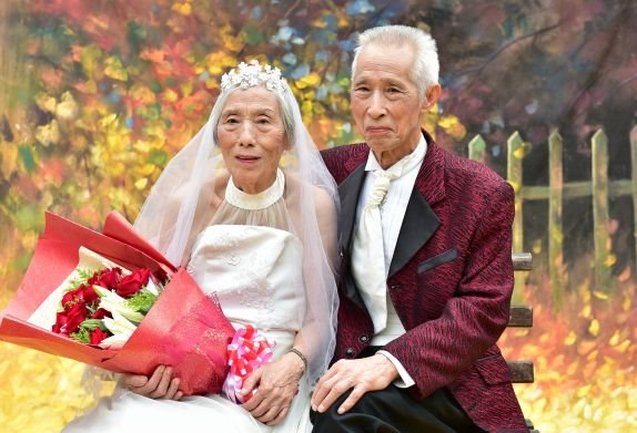 vise-od-pola-veka-ljubavi-parovi-u-kini-zajednickom-proslavom-ob