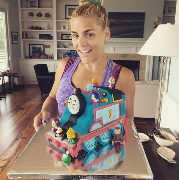 ovako-poznate-mame-izgledaju-bez-sminke-foto