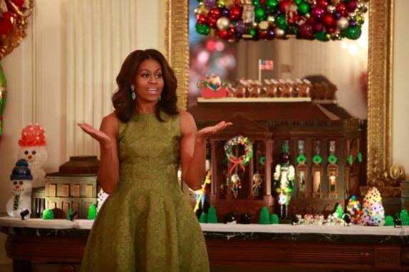 praznicne-carolije-u-beloj-kuci-malisani-posetili-dom-predsednik