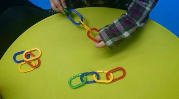 problem-sa-govorom-da-li-je-detetu-potreban-logoped-ili-psiholog