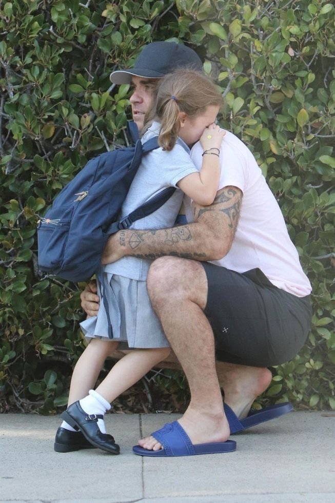 suze-zagrljaji-i-luda-zabava-dani-poznatih-roditelja-u-fotografi