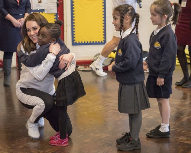 majka-je-majka-i-ne-mari-za-protokol-kejt-midlton-obradovala-mal