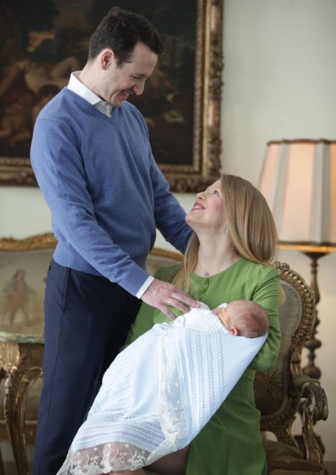 princ-filip-i-princeza-danica-predstavili-srbiji-malog-princa-st