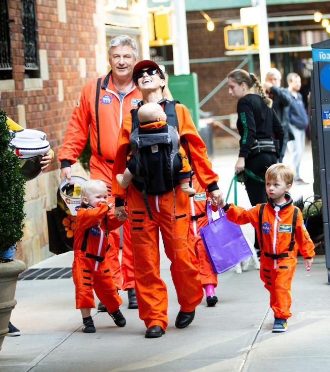 najludji-kostimi-za-noc-vestica-poznate-porodice-koje-su-nam-oto