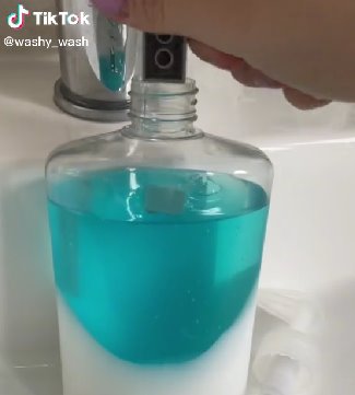 Mamin trik da deca peru ruke redovno