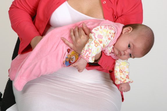 kako-da-pravilno-drzite-bebu