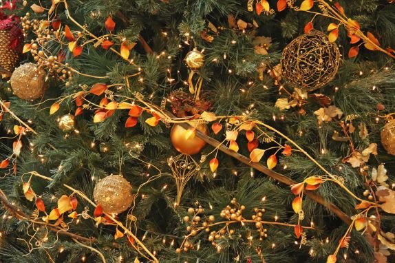 8-ideja-za-kicenje-novogodisnje-jelke