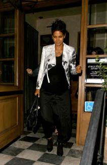 trudnicki-stil-glumice-hale-beri