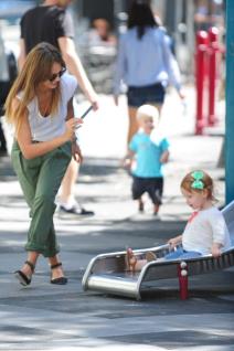 dzesika-alba-sa-cerkom-u-poseti-njujorskom-zoo-vrtu