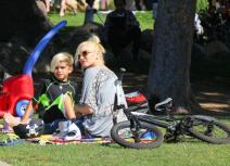 gven-stefani-porodicno-druzenje-u-parku