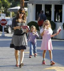 cerke-dzenifer-garner-knjige-zanimljive-kao-sladoled