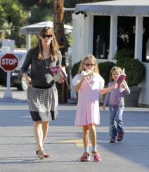 cerke-dzenifer-garner-knjige-zanimljive-kao-sladoled