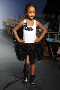 cerke-pi-didija-zvezde-svarovski-modne-revije