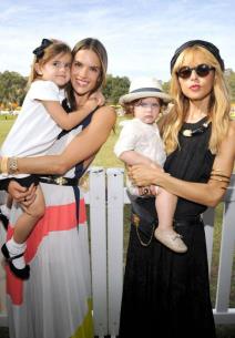 alesandra-ambrozio-zgodna-mama